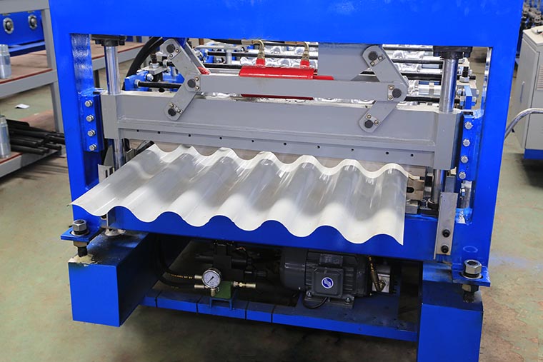 Профилегибочная машина для производства рулонов гофрированного листа
