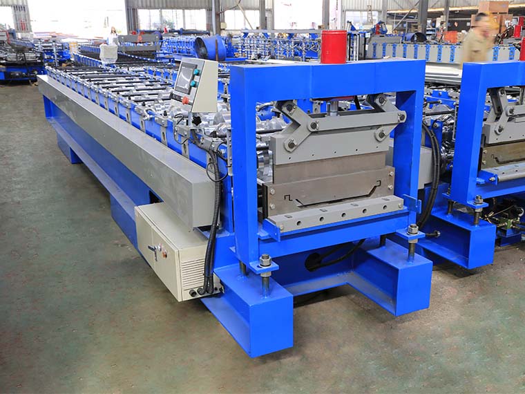 Профилегибочная машина для производства рулонных панелей Klip-Lok для профиля YX62-490