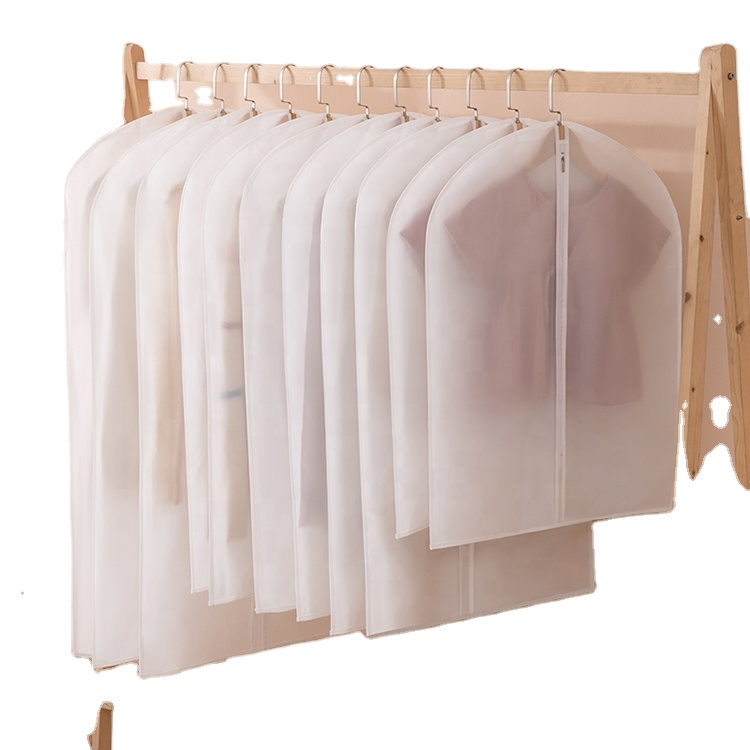 Полупрозрачная одежда - это высококачественная и пылезащитная сумка из переработанного полиэфира, изготовленная на заказ, белая подвесная сумка для одежды.