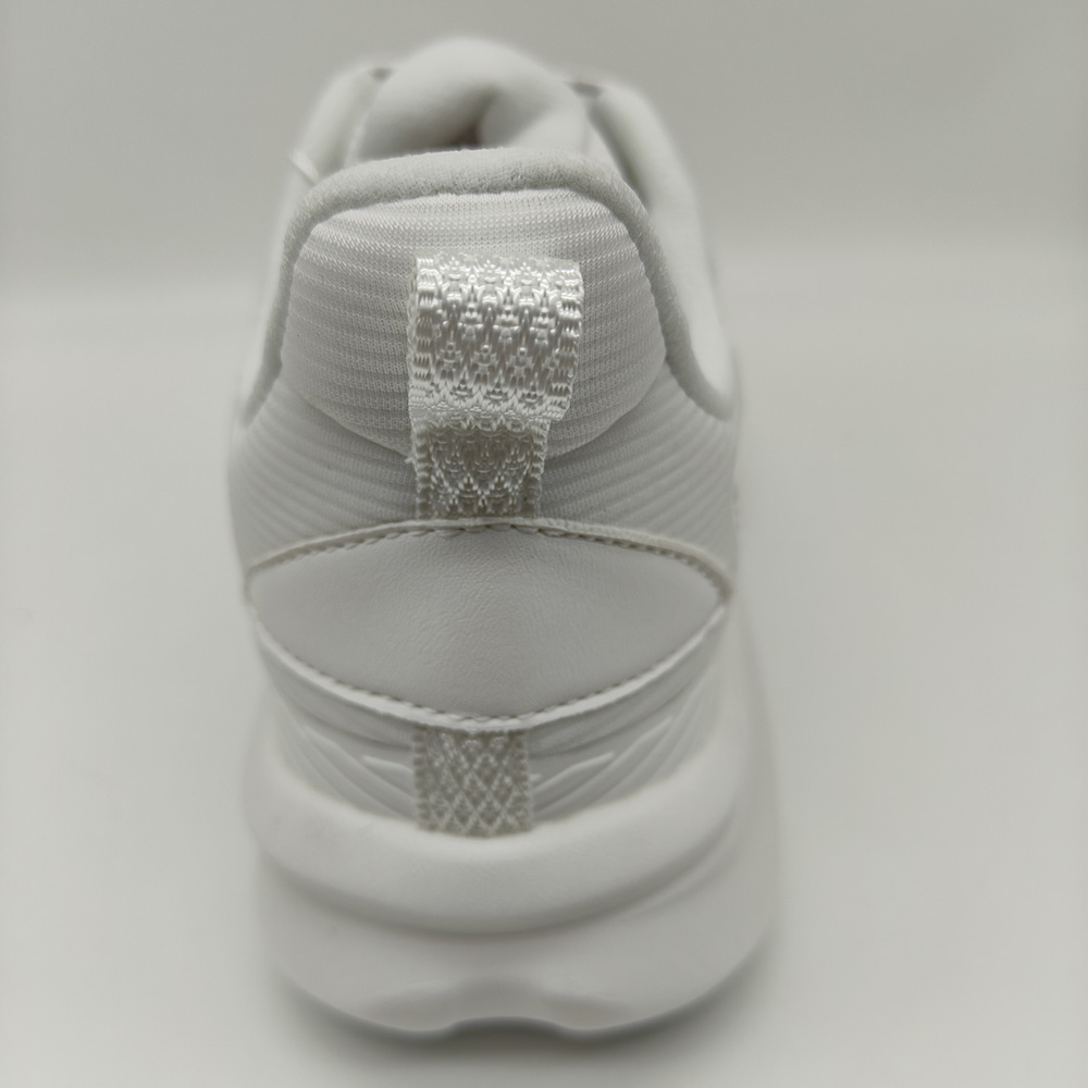 Non-slip and durable sports shoes Non-slip and durable sports shoes