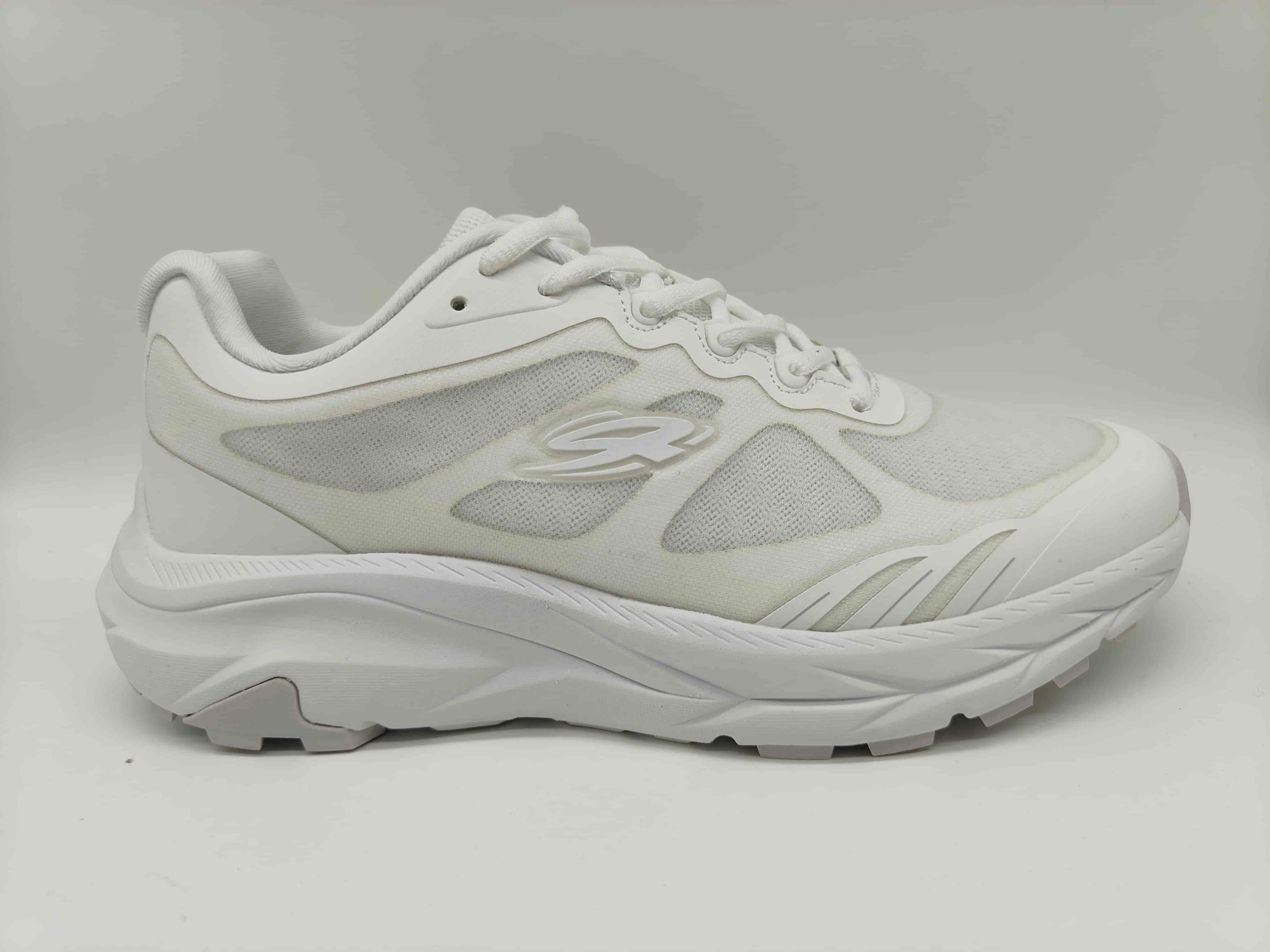 Anti-slip breathable sports shoes Anti-slip breathable sports shoes